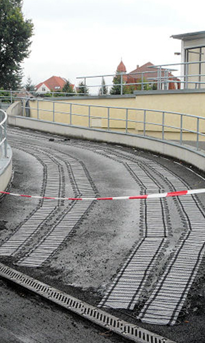 Freiflächenheizung der Rettungsauffahrt eines Krankenhauses