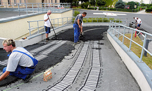 Freiflächenheizung der Rettungsauffahrt eines Krankenhauses